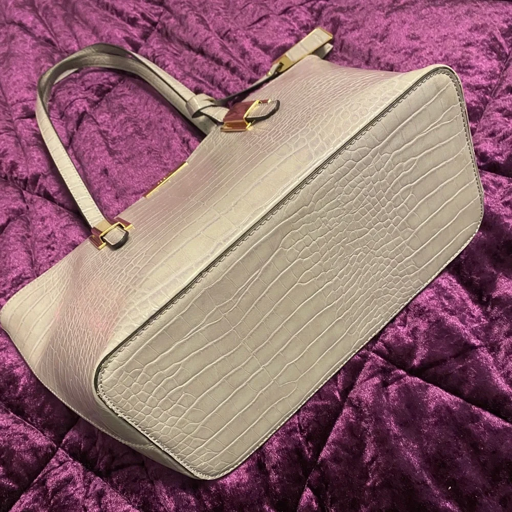 Aldo gray pleather alligator pattern bag - Picture 2 of 5